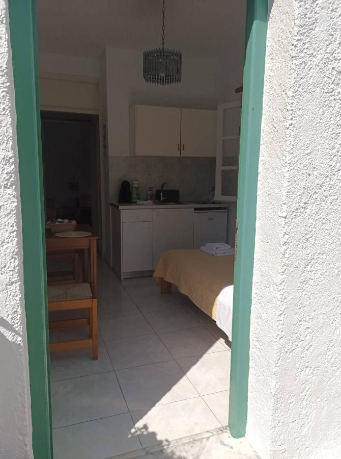 Dioni Lux Inn 2 Pachaina Bagian luar foto